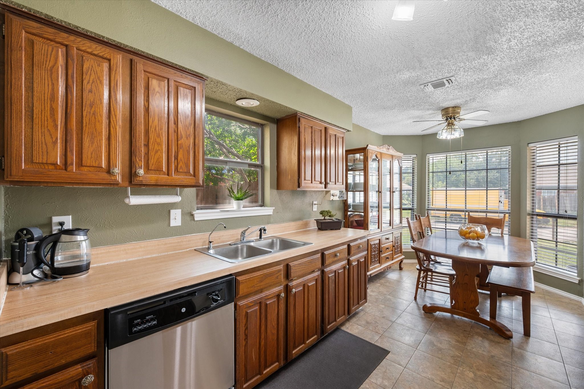 5303 Livermore Drive Arlington TX 76017