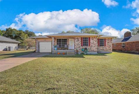 104 S Hillside Street Red Oak TX 75154