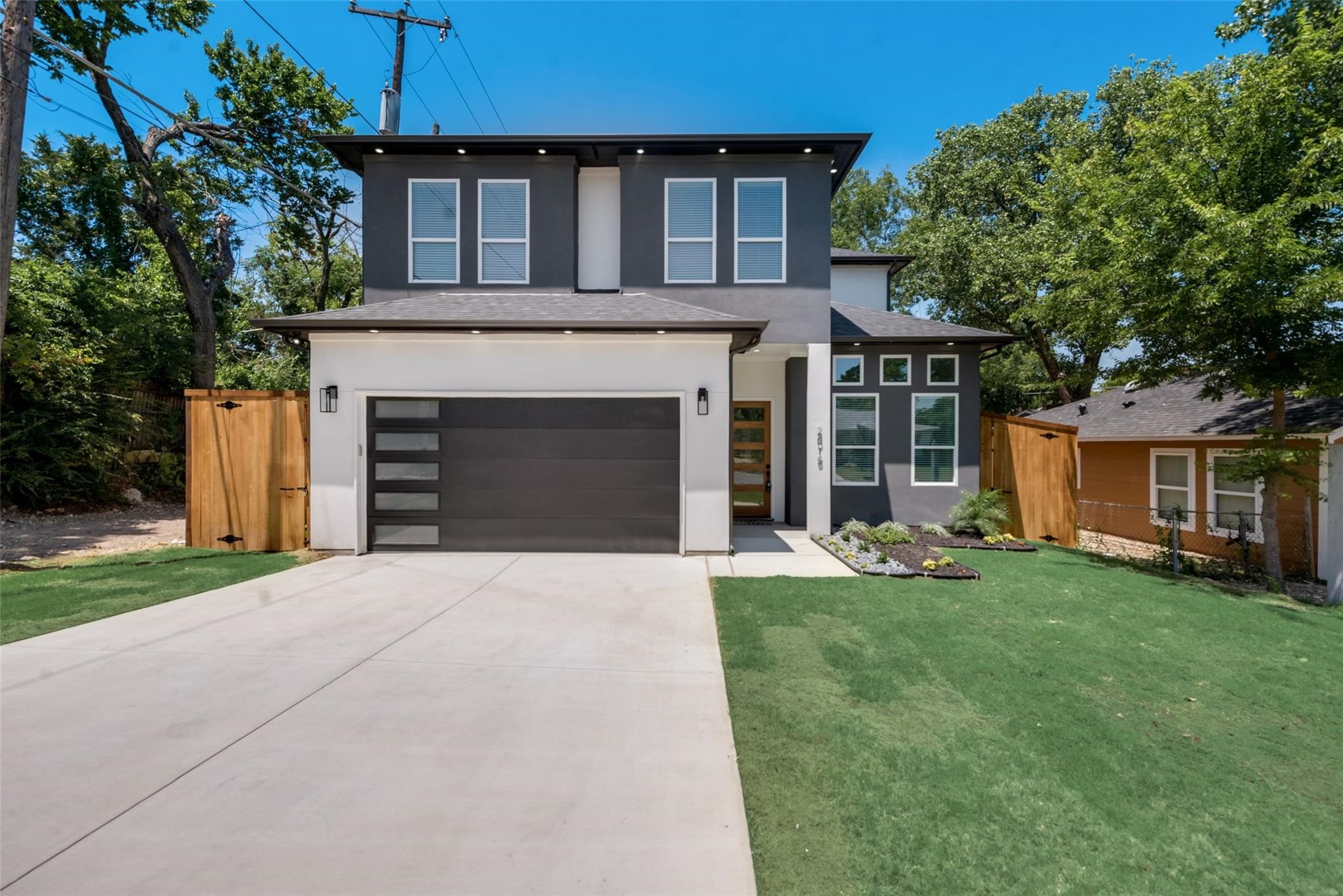 2015 S Ewing Avenue Dallas TX 75216