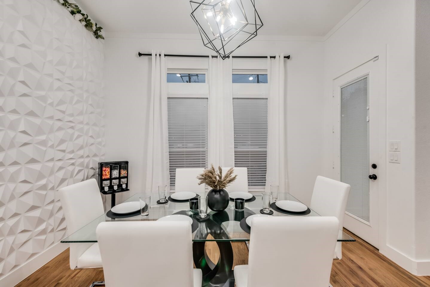 2015 S Ewing Avenue Dallas TX 75216