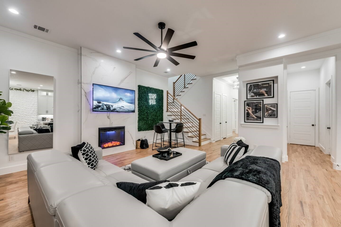 2015 S Ewing Avenue Dallas TX 75216