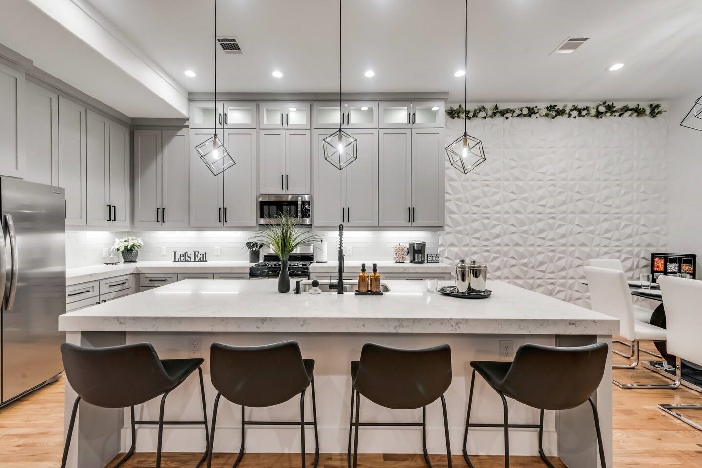 2015 S Ewing Avenue Dallas TX 75216