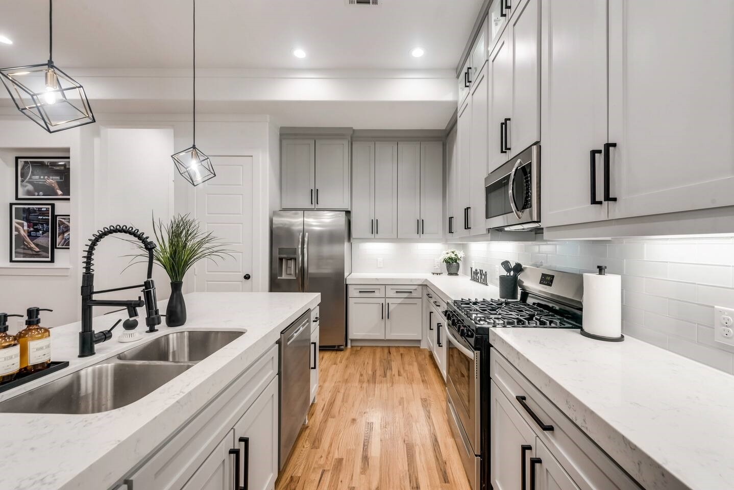 2015 S Ewing Avenue Dallas TX 75216
