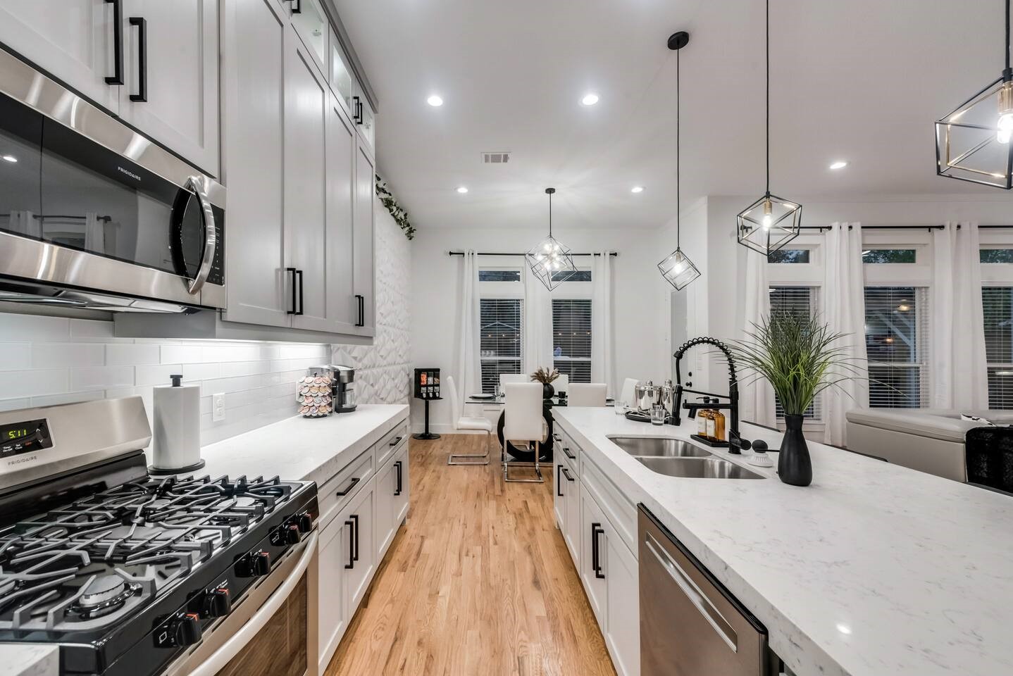 2015 S Ewing Avenue Dallas TX 75216