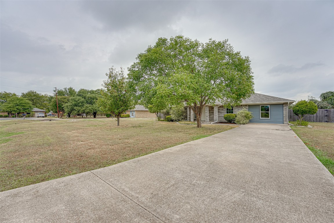 906 Eastridge Circle Red Oak TX 75154