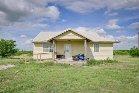 10042 NW County Road 4350 Frost TX 76641