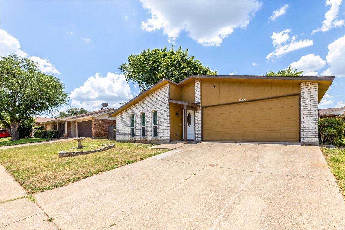 2602 Meadowview Drive Arlington TX 76016
