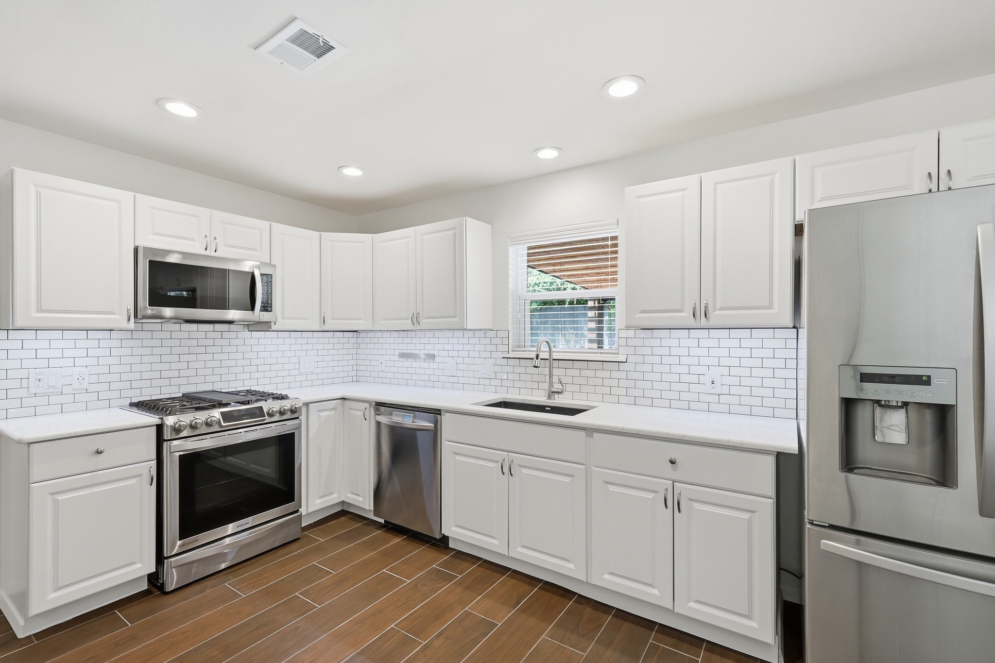 1113 Norwood Drive Hurst TX 76053