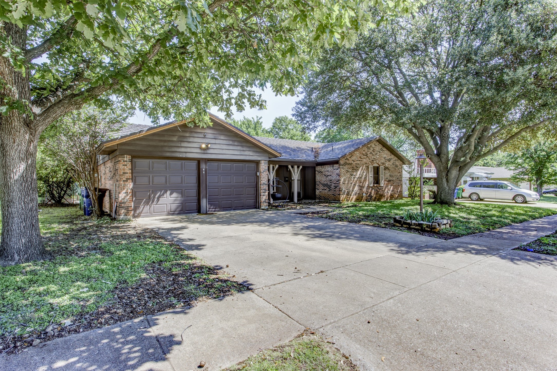 521 E Mustang Street Crowley TX 76036
