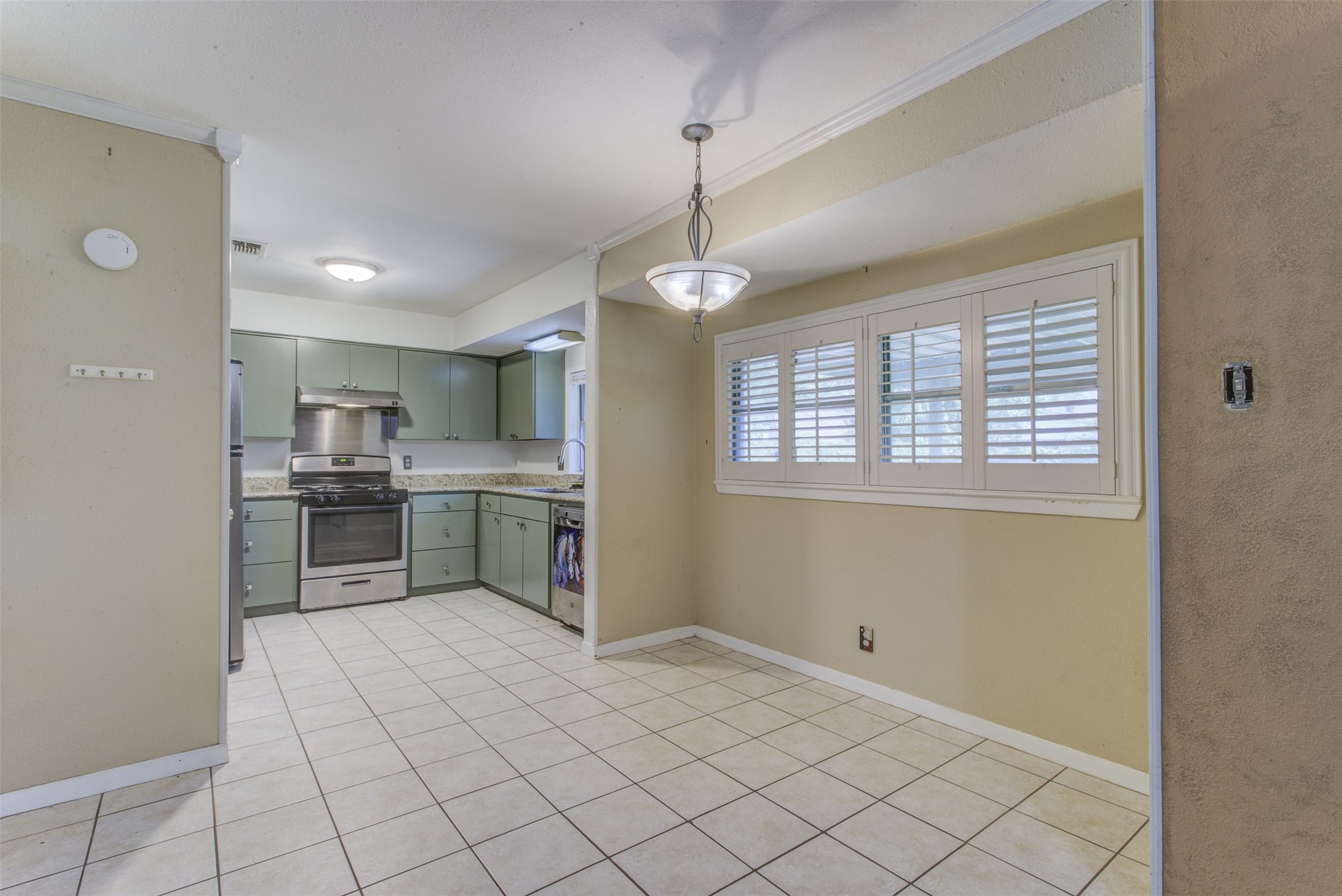 521 E Mustang Street Crowley TX 76036