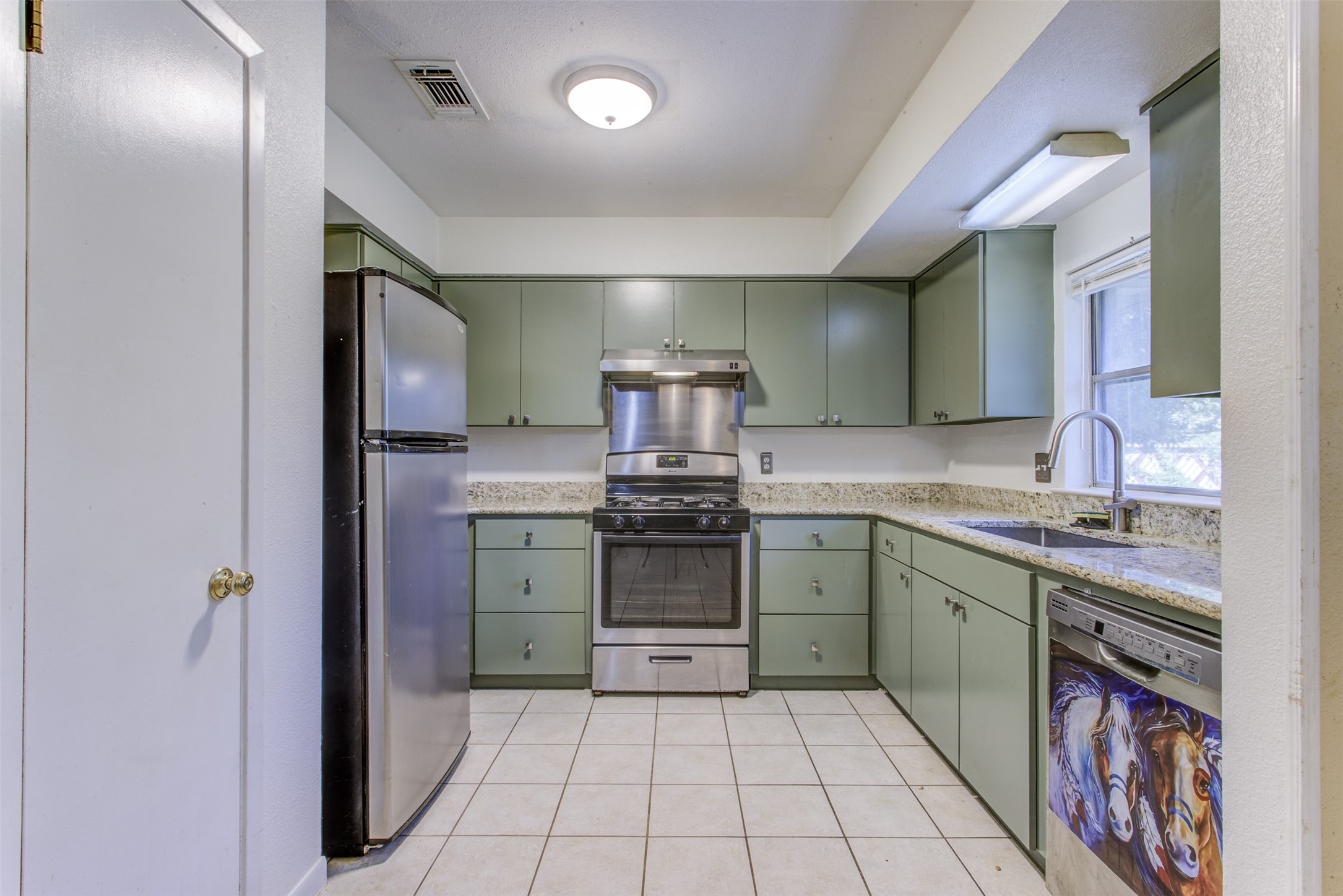 521 E Mustang Street Crowley TX 76036