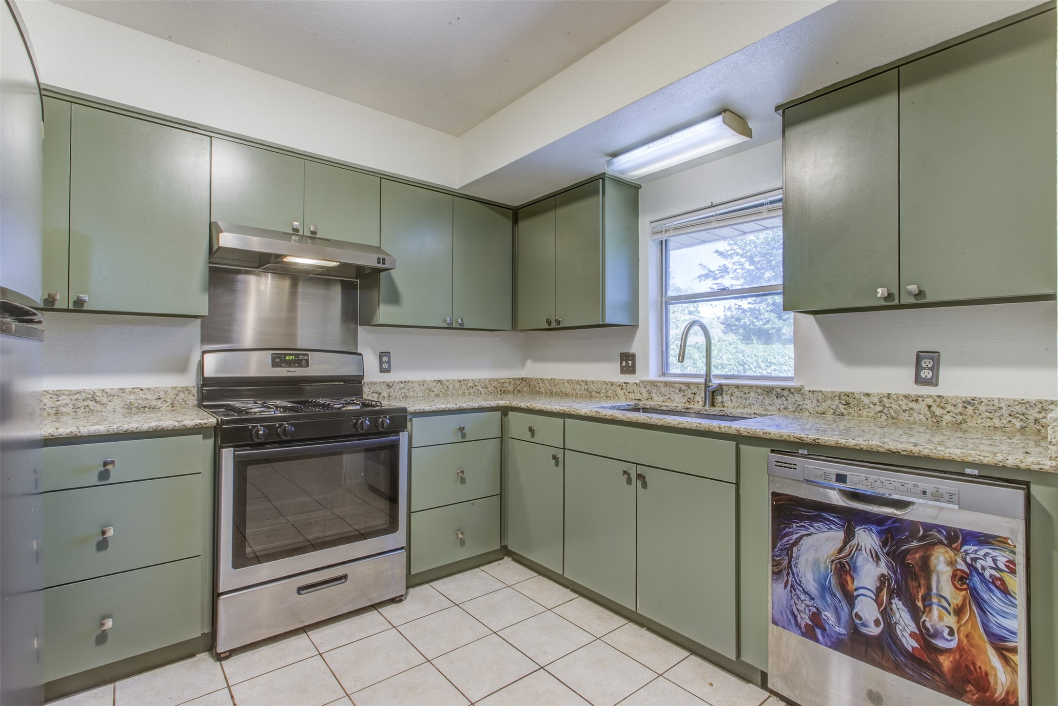 521 E Mustang Street Crowley TX 76036