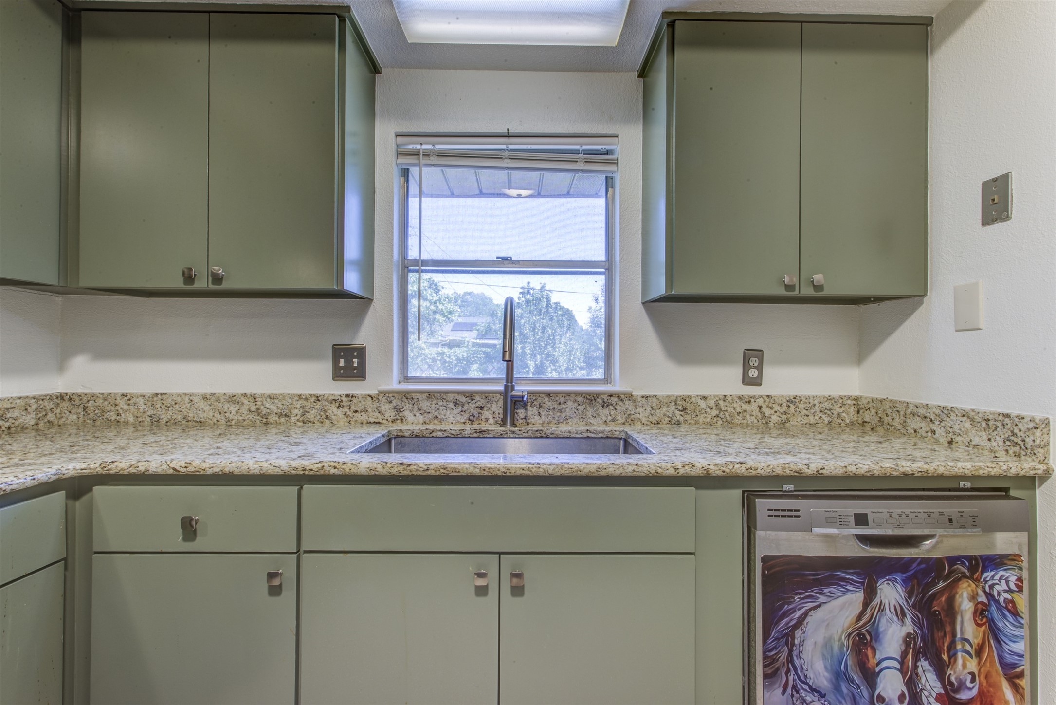 521 E Mustang Street Crowley TX 76036