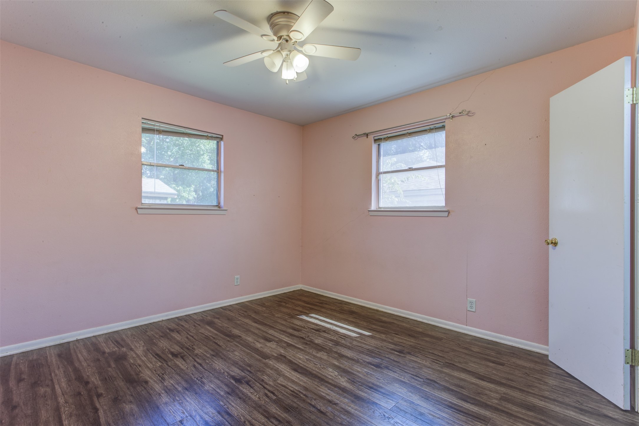 521 E Mustang Street Crowley TX 76036