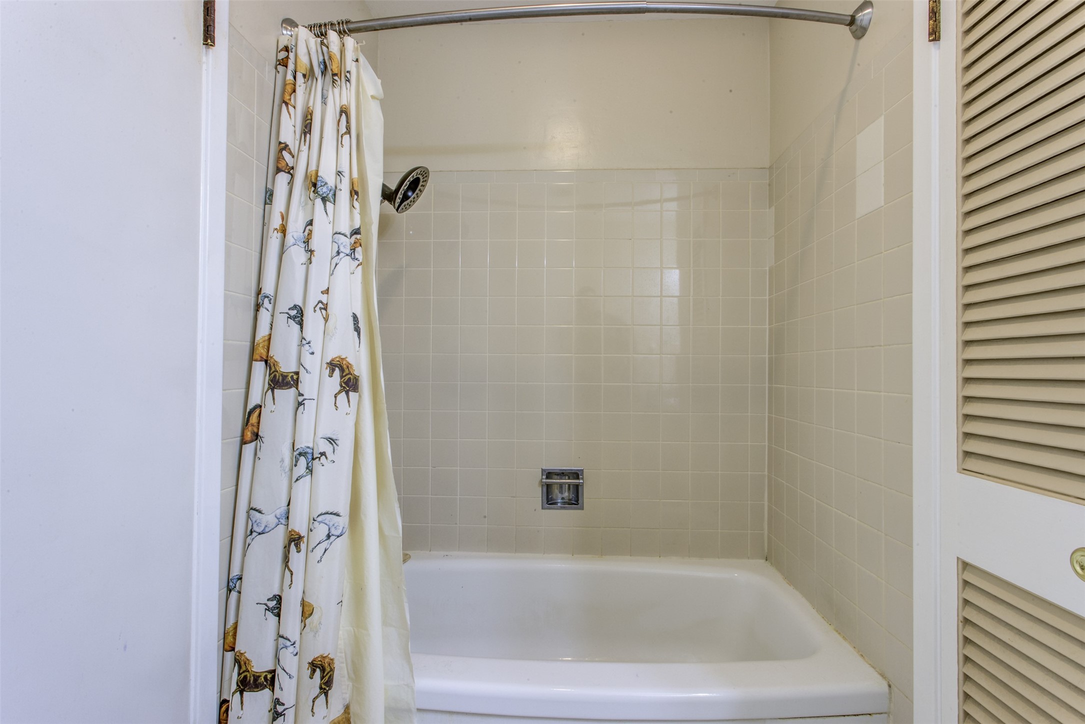521 E Mustang Street Crowley TX 76036