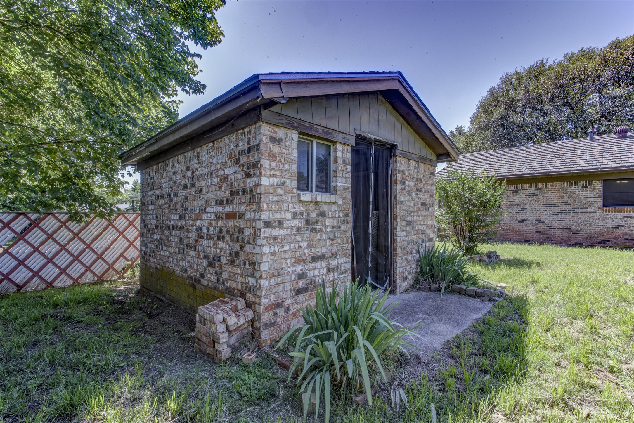 521 E Mustang Street Crowley TX 76036