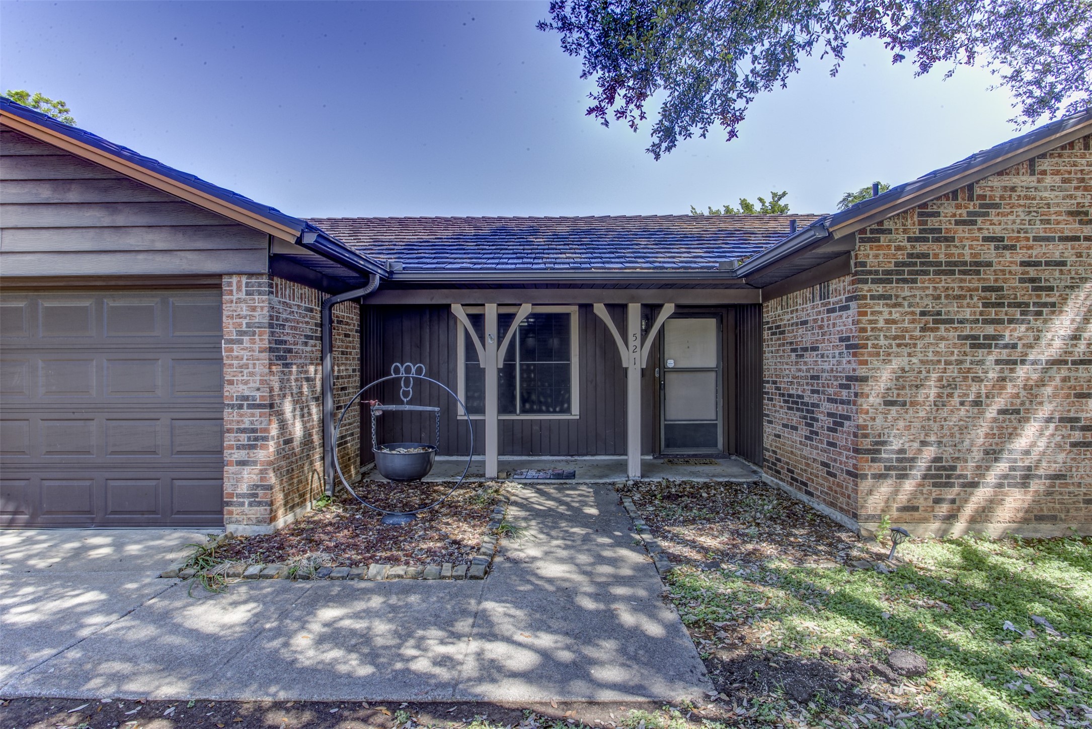 521 E Mustang Street Crowley TX 76036