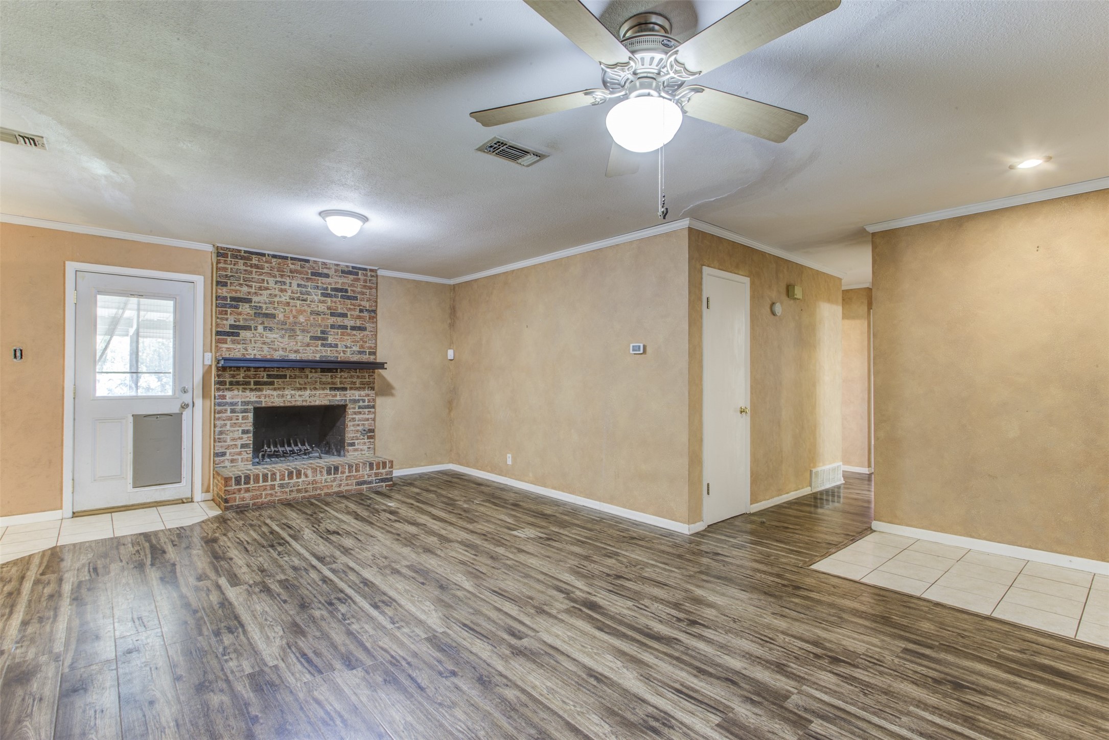 521 E Mustang Street Crowley TX 76036