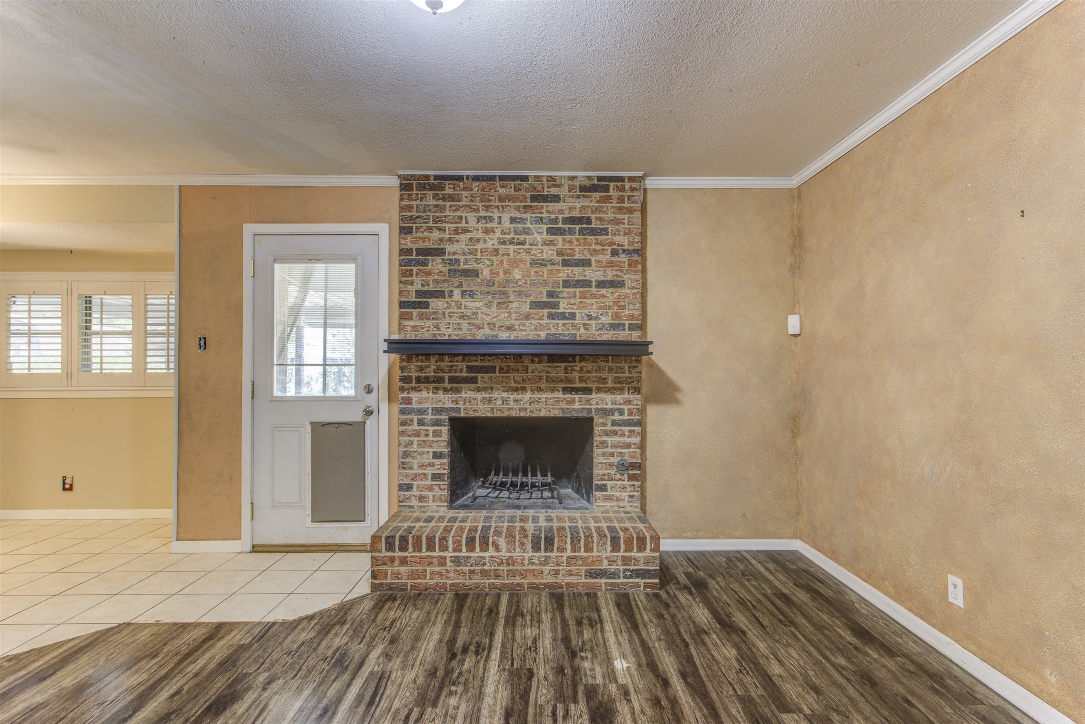 521 E Mustang Street Crowley TX 76036