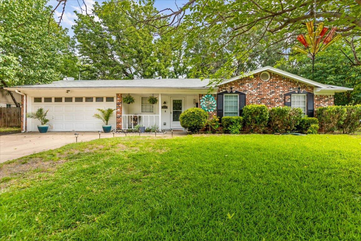 504 Judith Street Burleson TX 76028