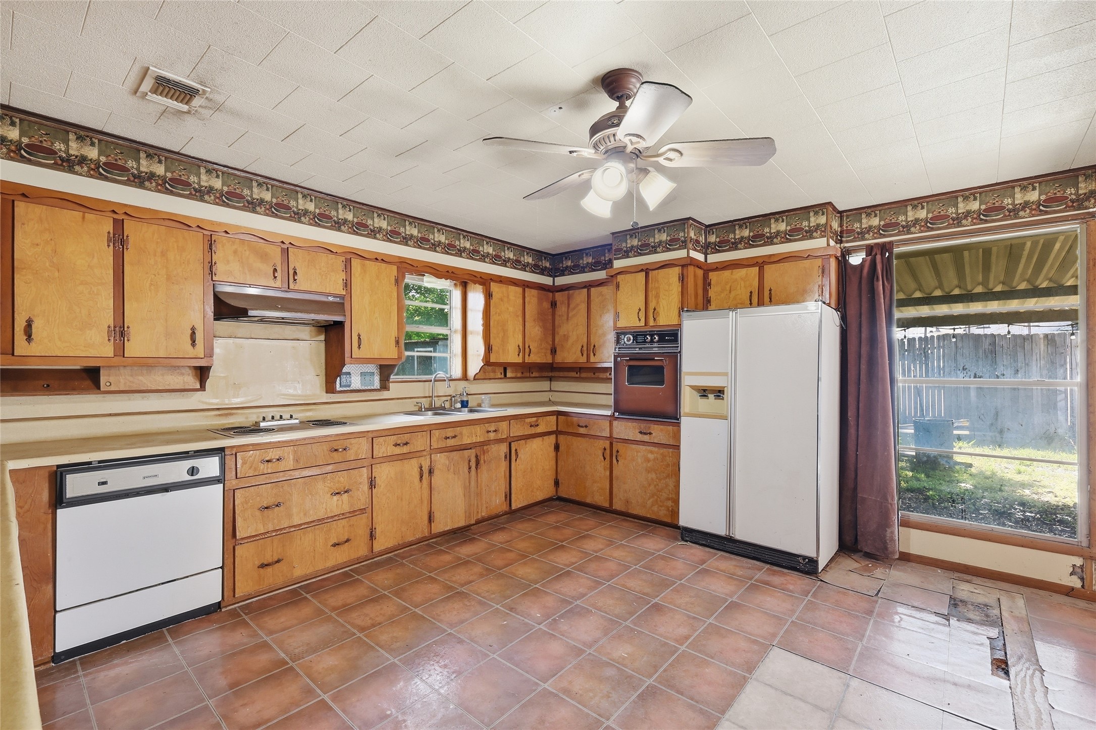 218 W Worth Street Grapevine TX 76051