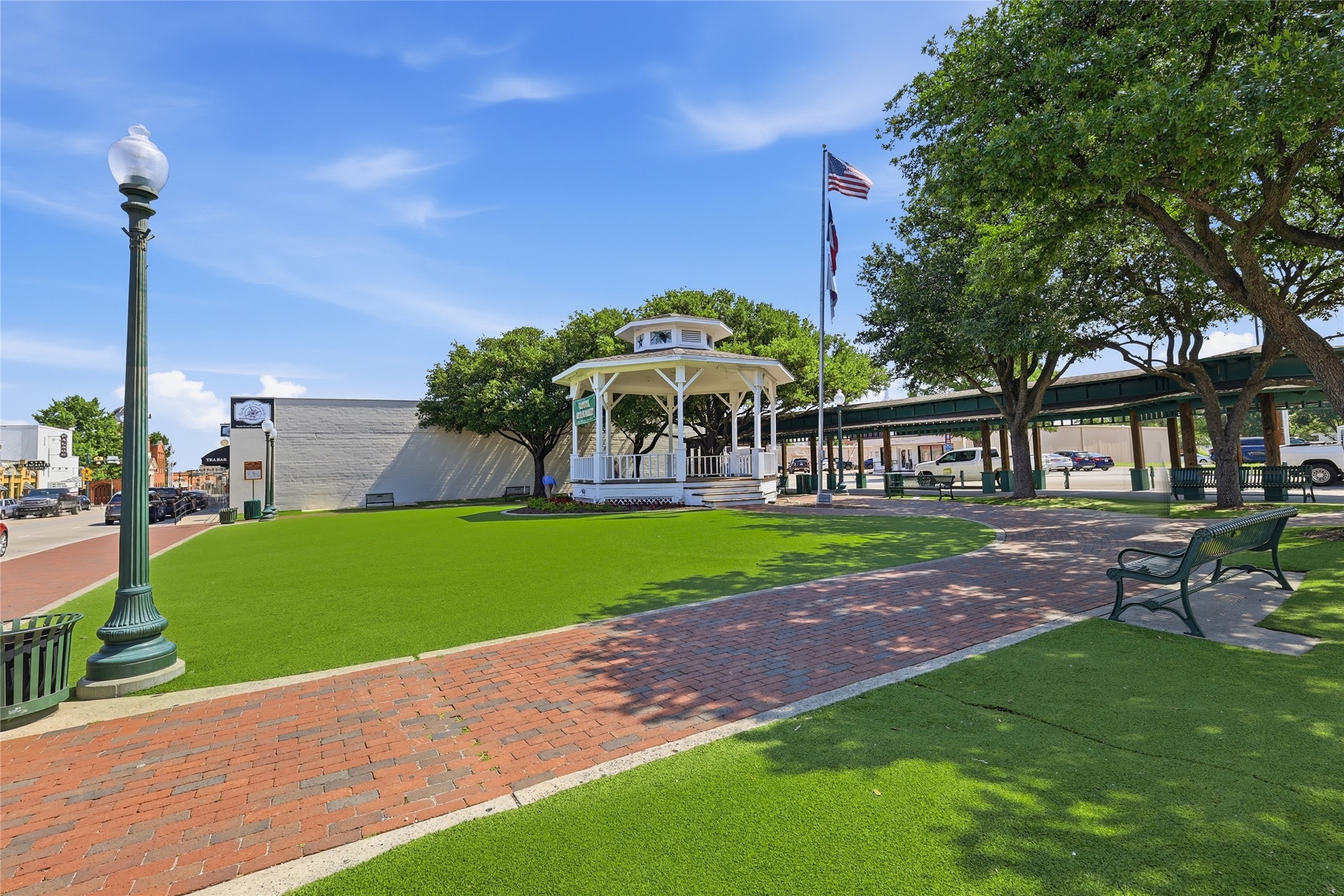 218 W Worth Street Grapevine TX 76051