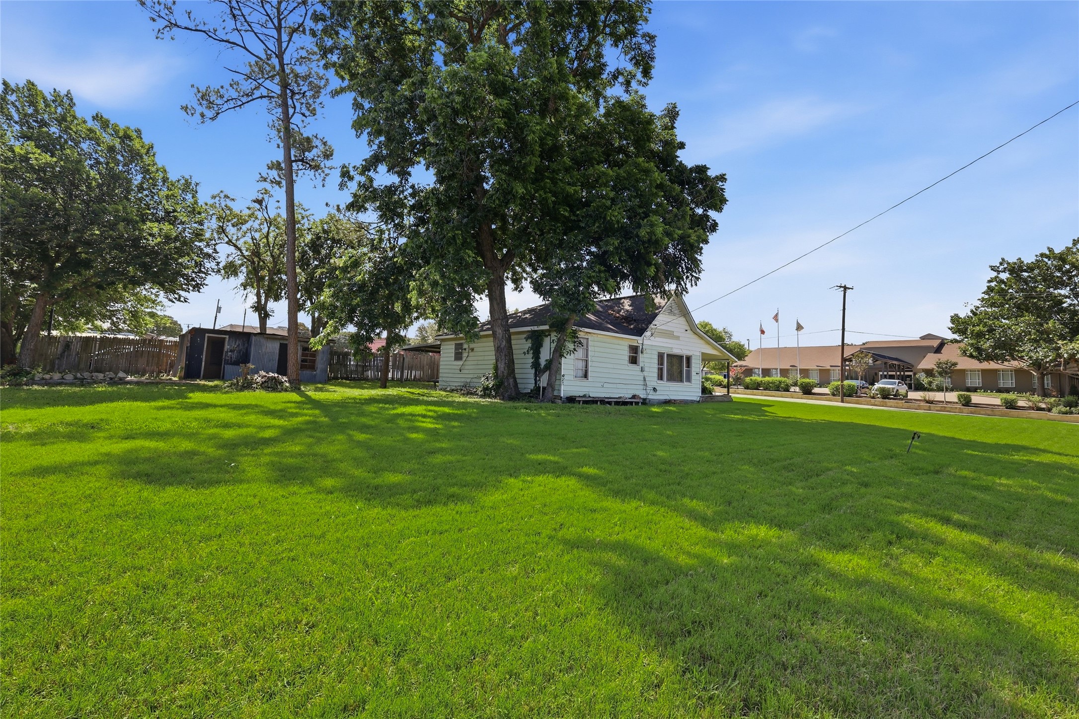 218 W Worth Street Grapevine TX 76051