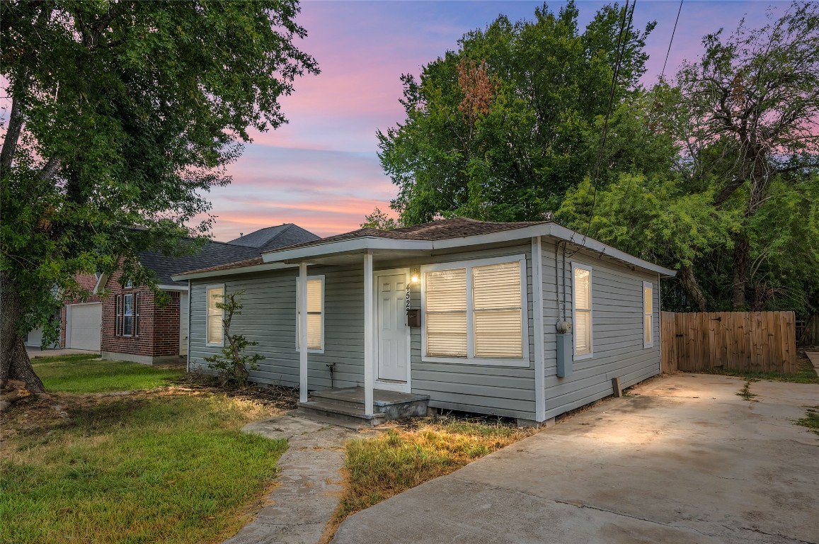 4522 Knoxville Street Houston TX 77051