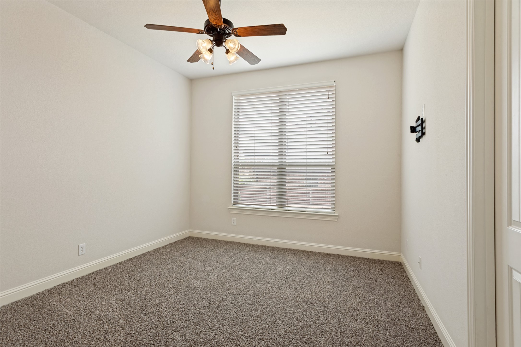 1036 Falcon Creek Drive Kennedale TX 76060
