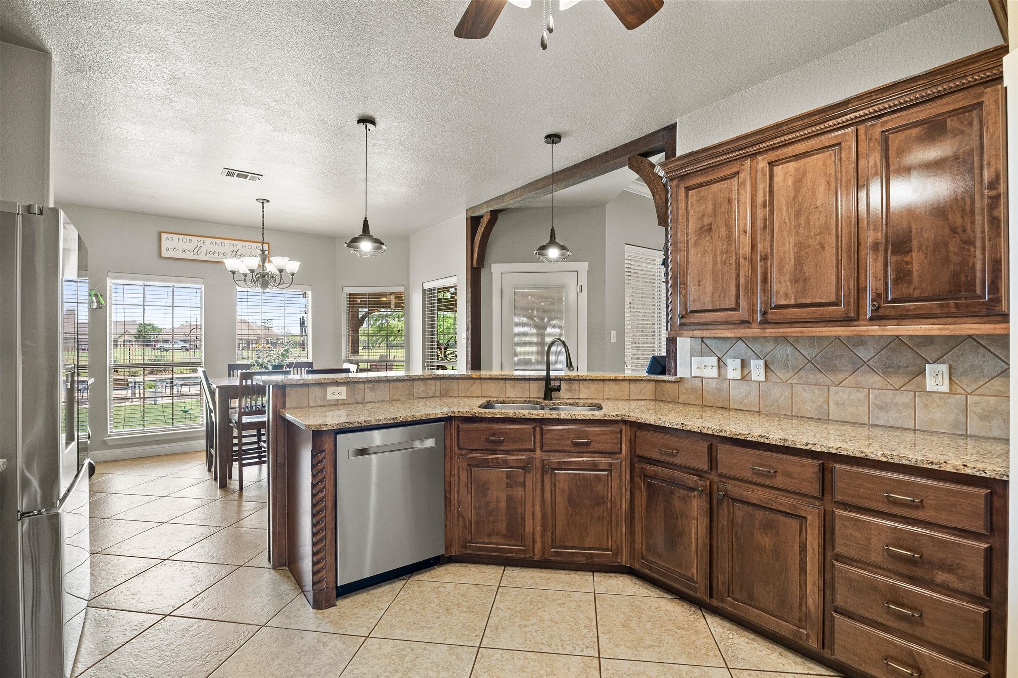 2033 Pin Oak Drive Kaufman TX 75142