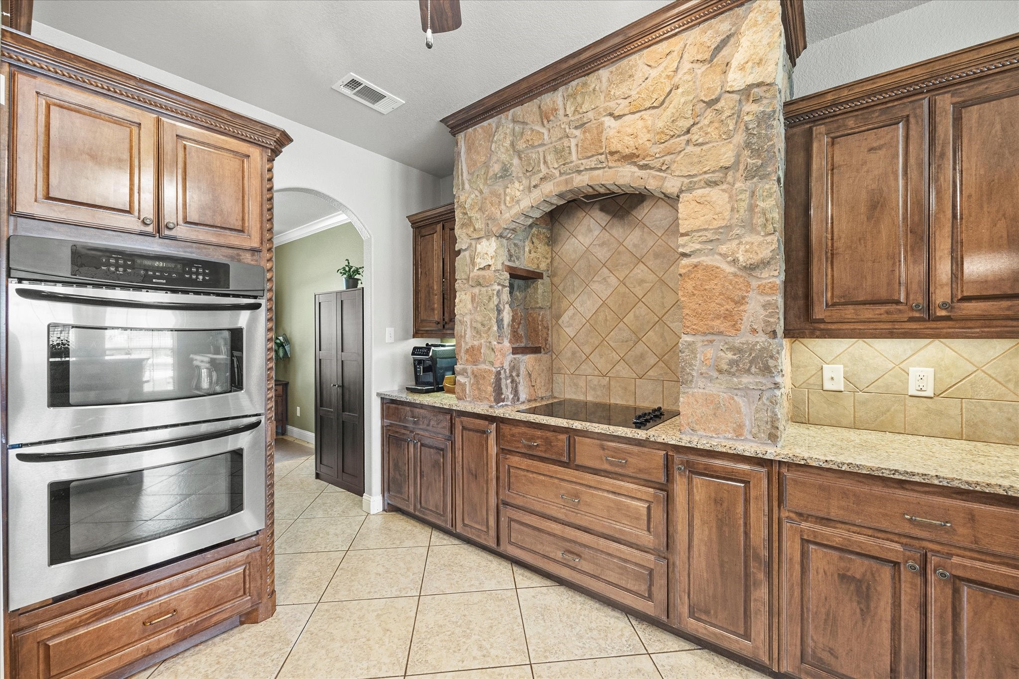 2033 Pin Oak Drive Kaufman TX 75142