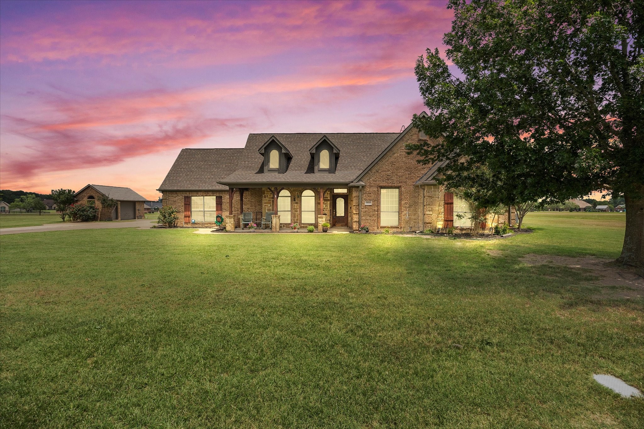 2033 Pin Oak Drive Kaufman TX 75142