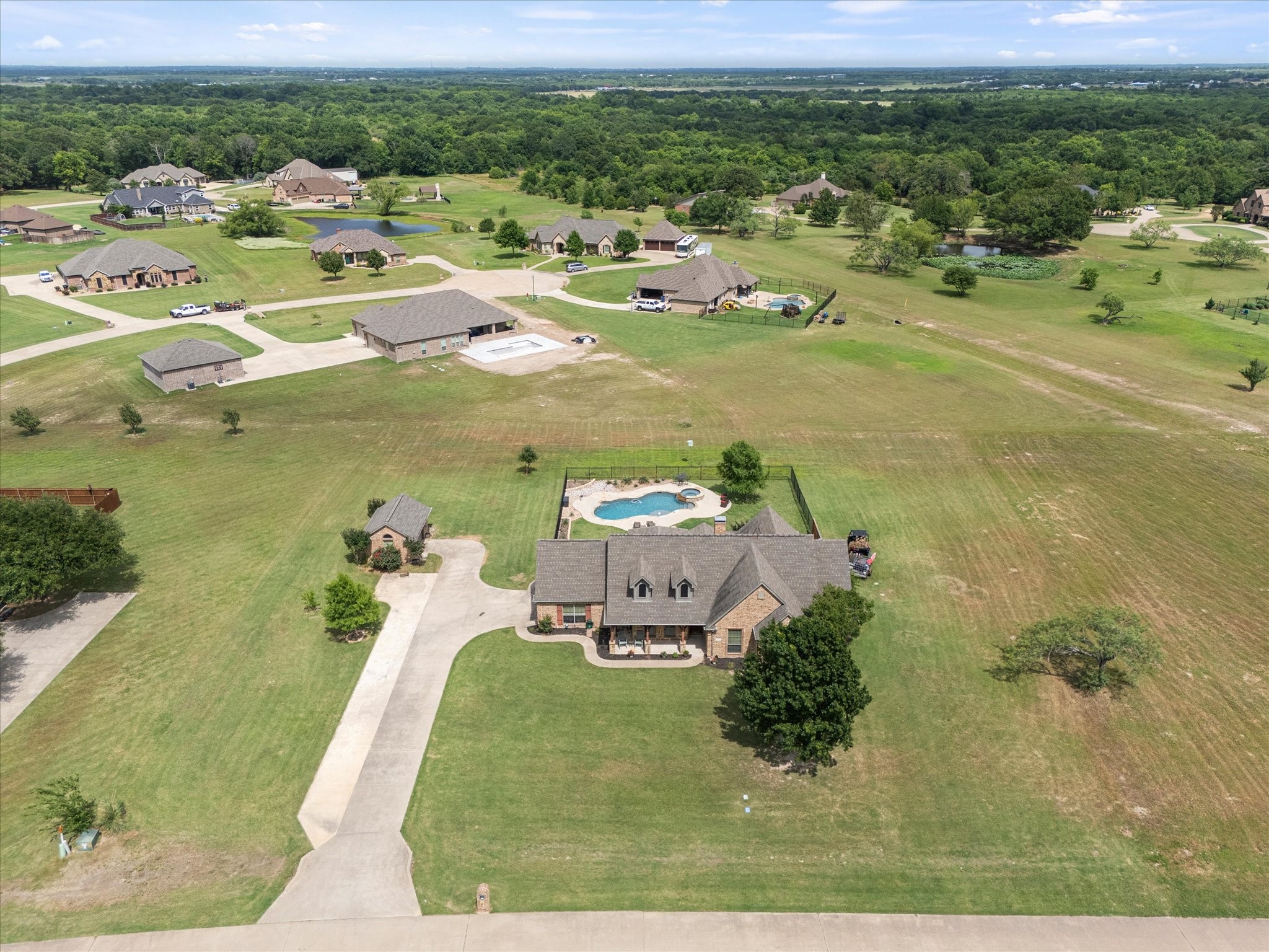 2033 Pin Oak Drive Kaufman TX 75142