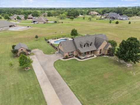 2033 Pin Oak Drive Kaufman TX 75142