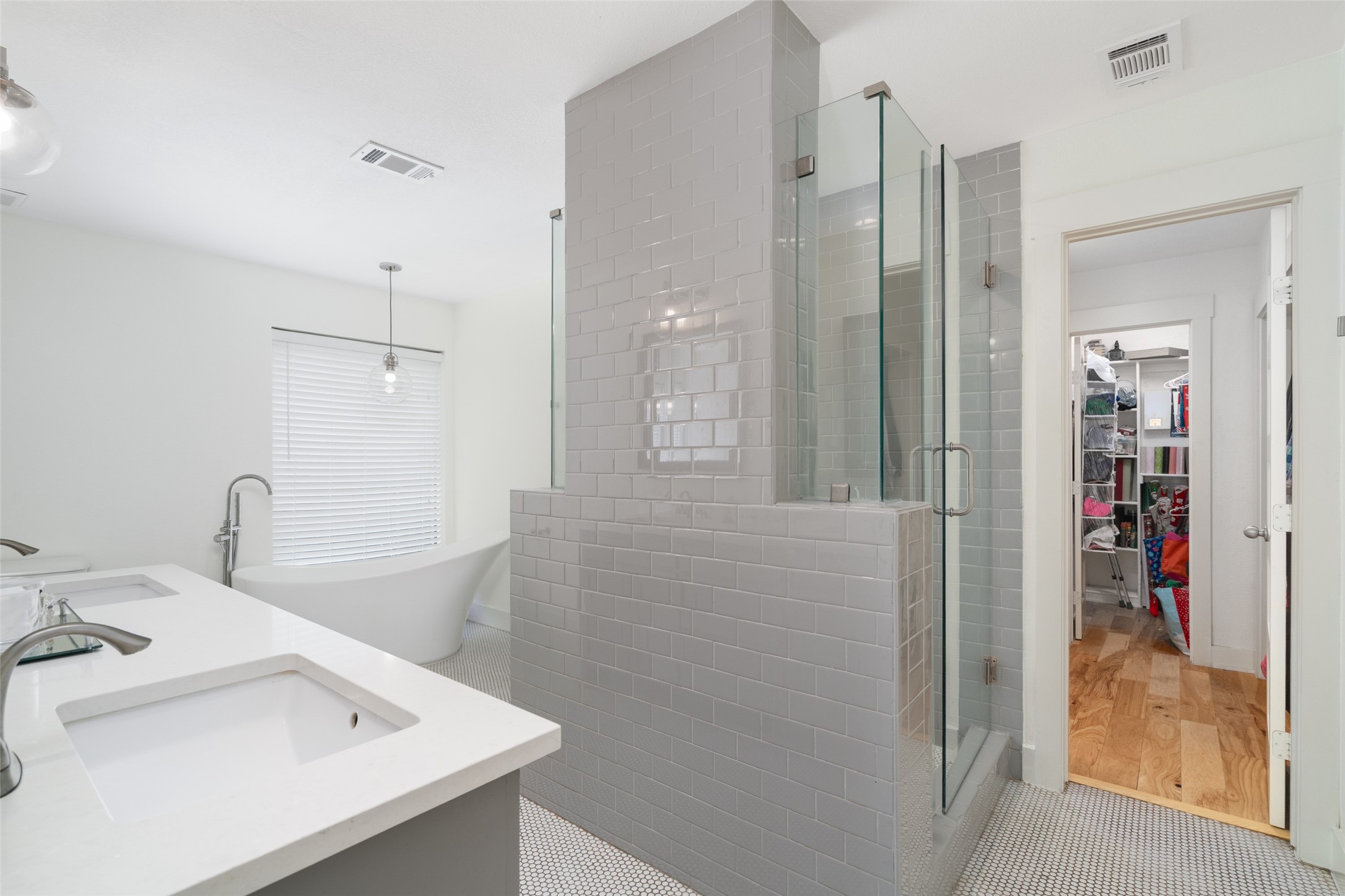 6334 Oakleaf Road Dallas TX 75248