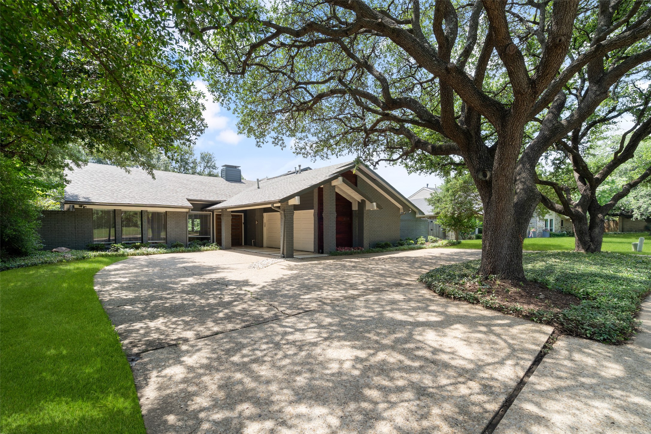 6334 Oakleaf Road Dallas TX 75248