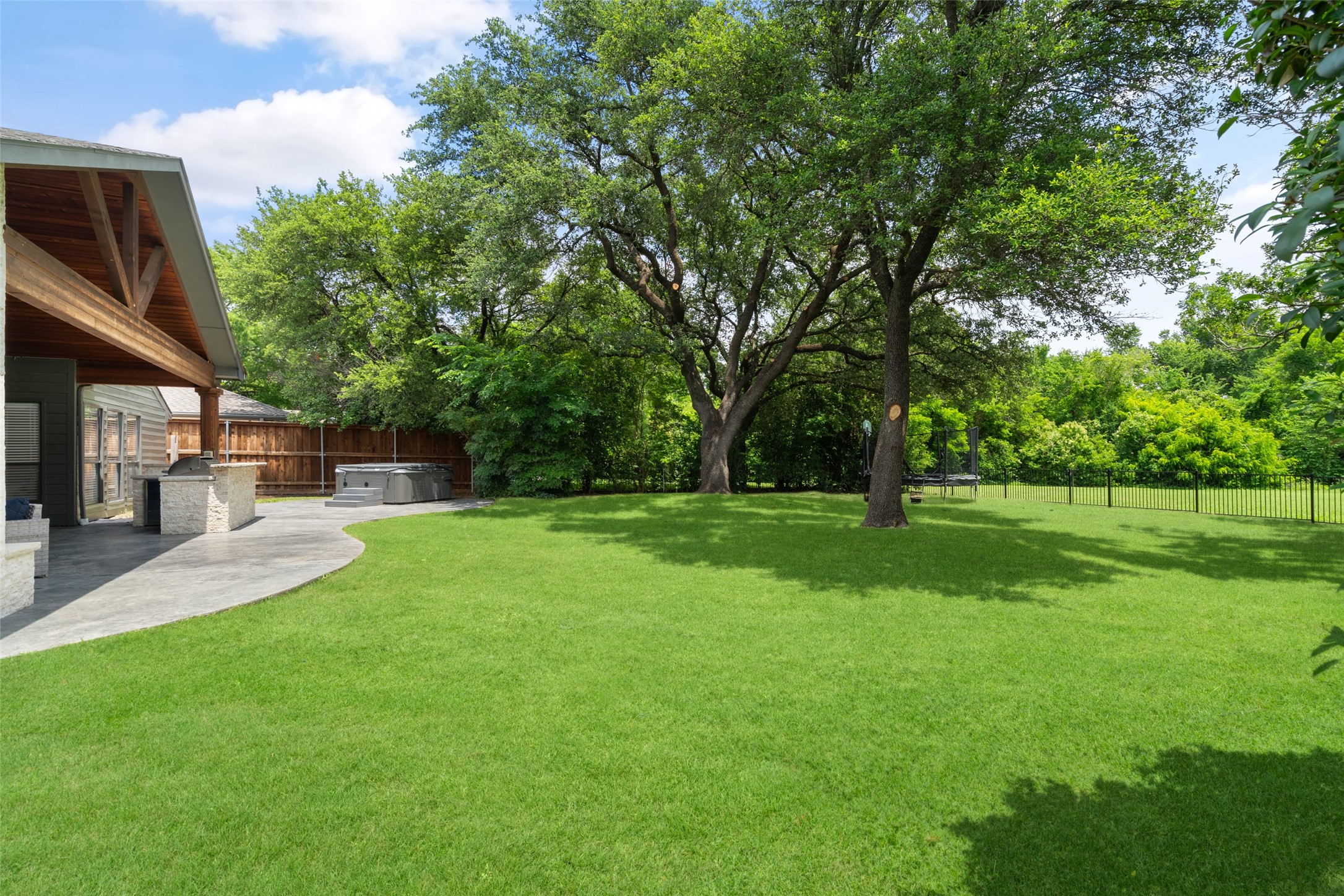 6334 Oakleaf Road Dallas TX 75248