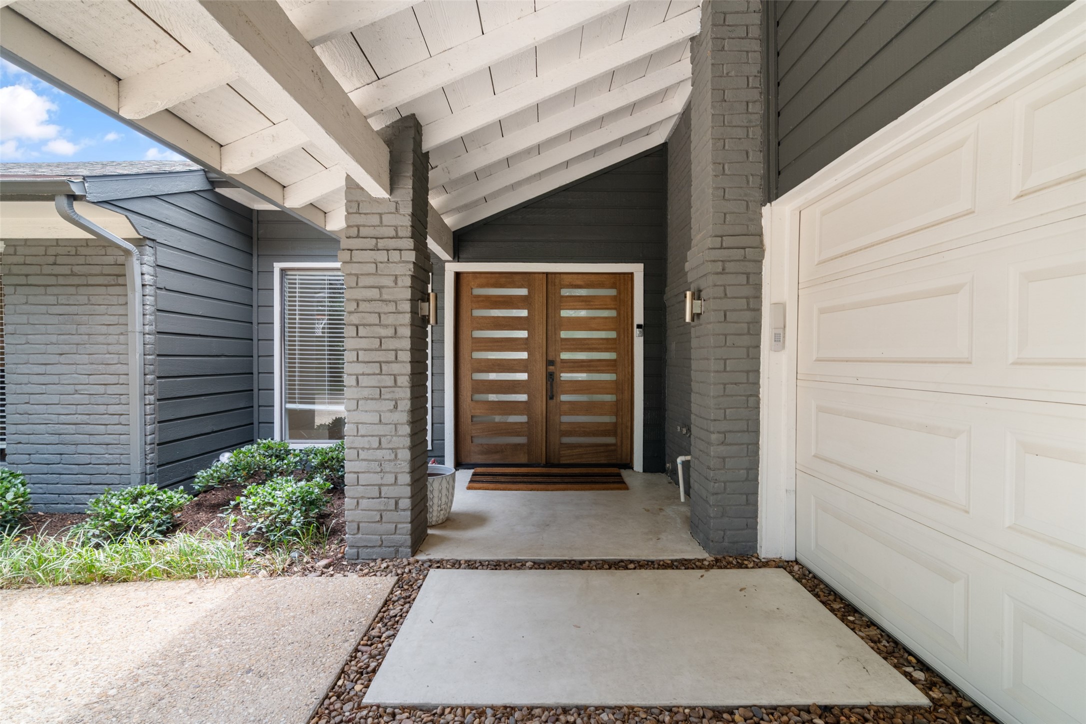 6334 Oakleaf Road Dallas TX 75248