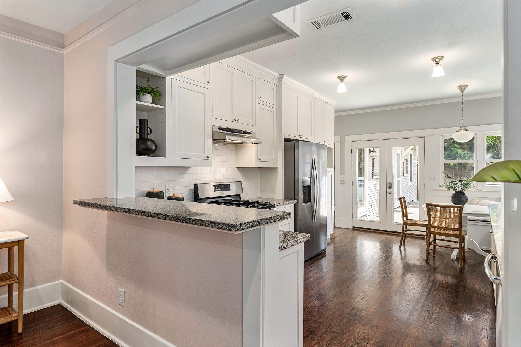 6258 Lakeshore Drive Dallas TX 75214