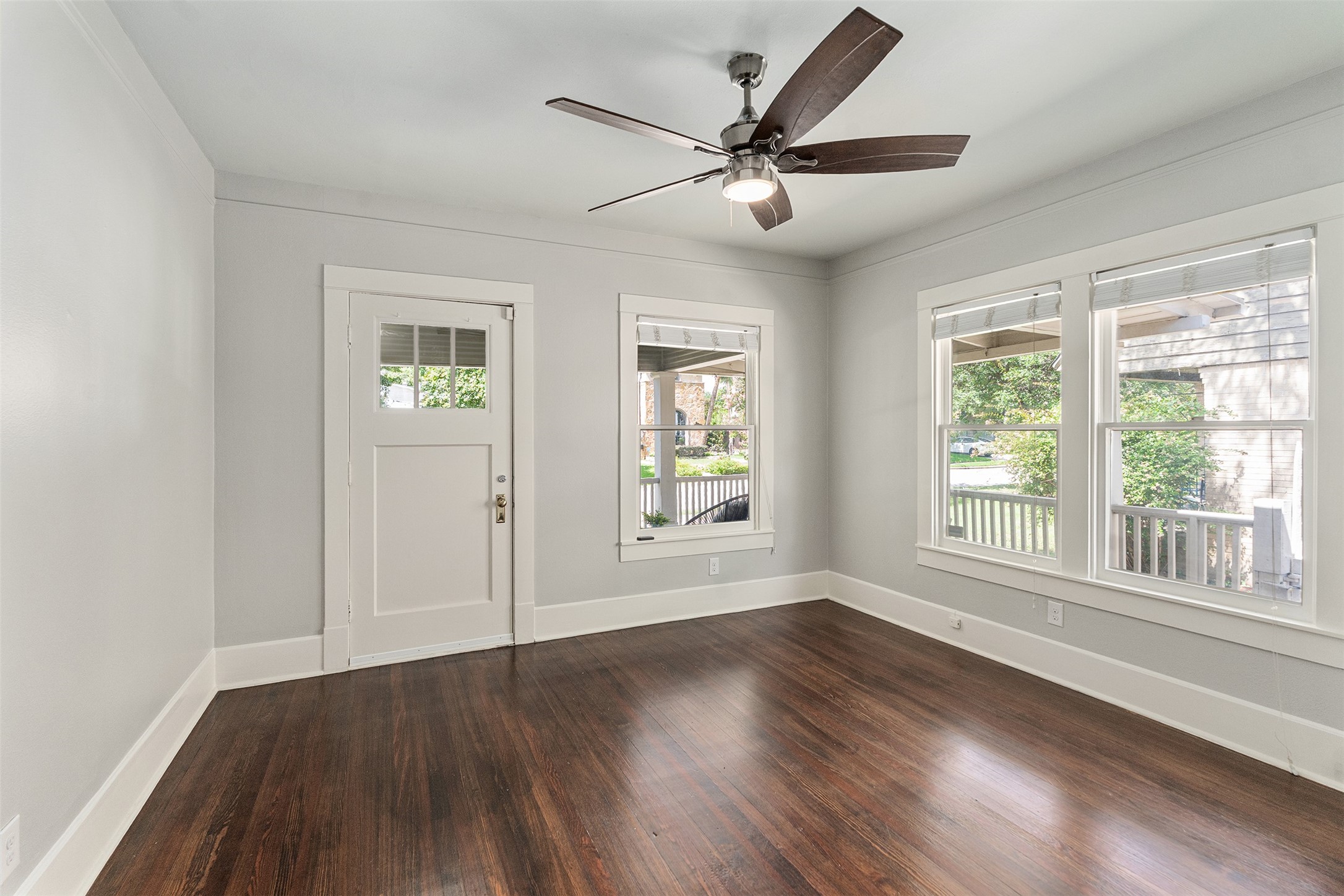 6258 Lakeshore Drive Dallas TX 75214