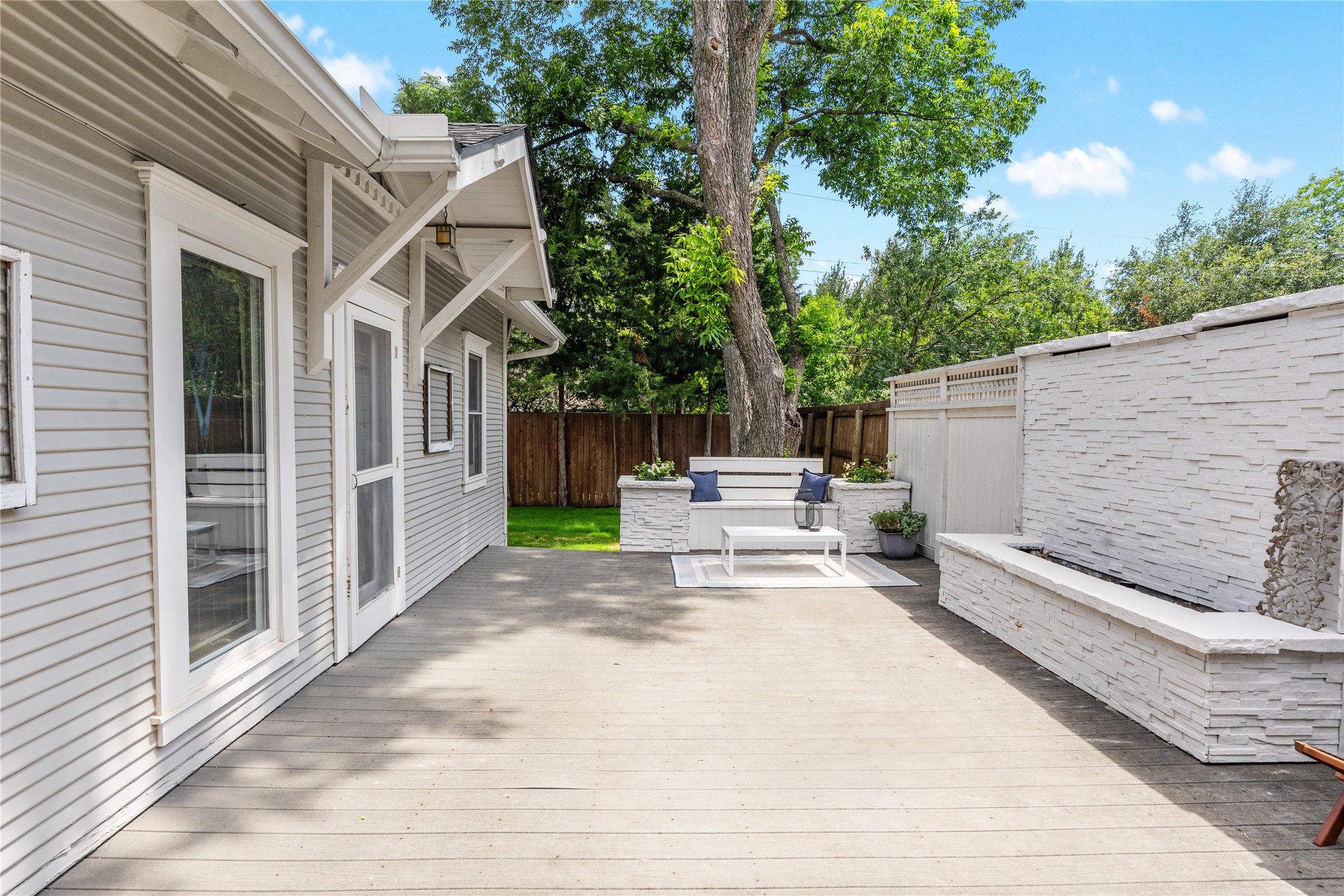 6258 Lakeshore Drive Dallas TX 75214