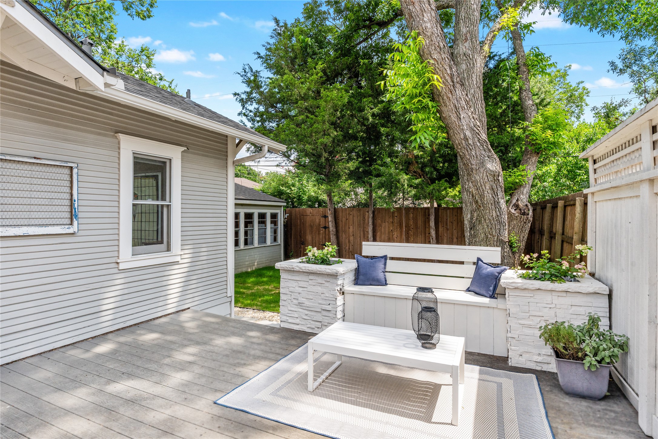 6258 Lakeshore Drive Dallas TX 75214