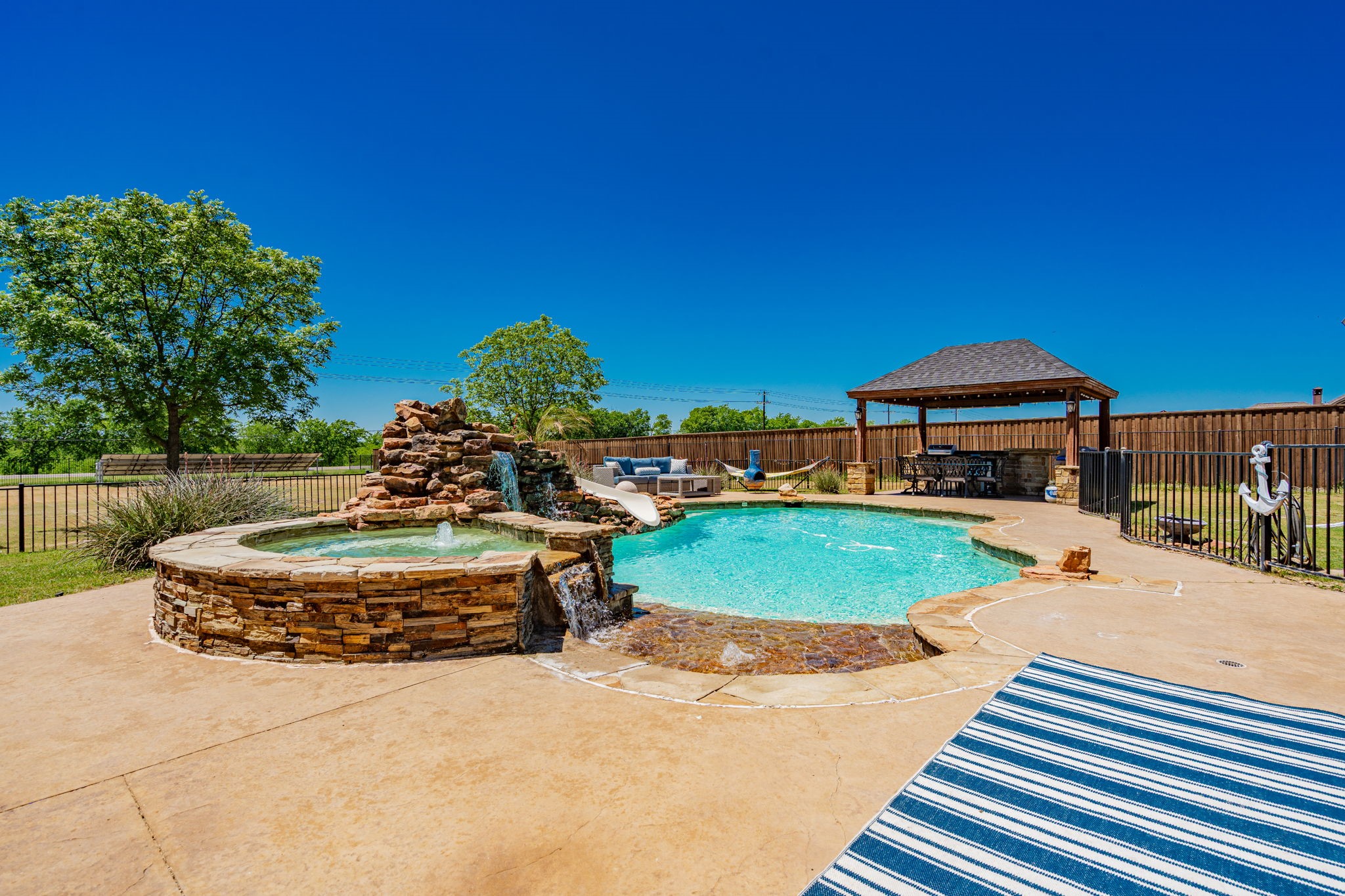 12176 Livingston Way Talty TX 75126
