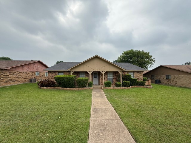 828 Wood Glen Desoto TX 75115