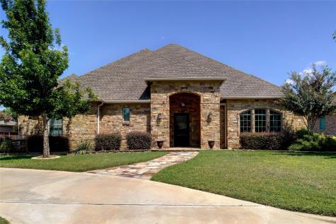1916 Carrolls Croft Court Grand Prairie TX 75050