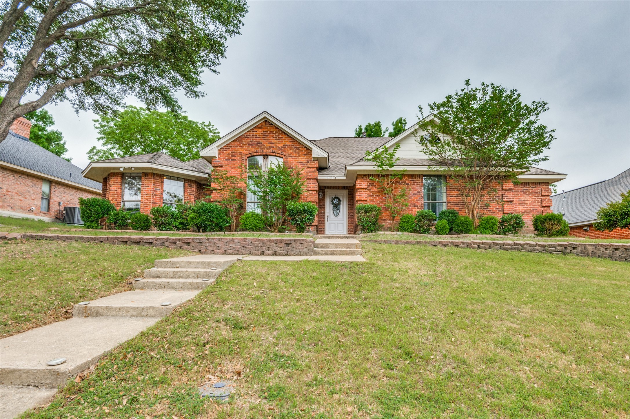 608 Dartbrook Drive Desoto TX 75115