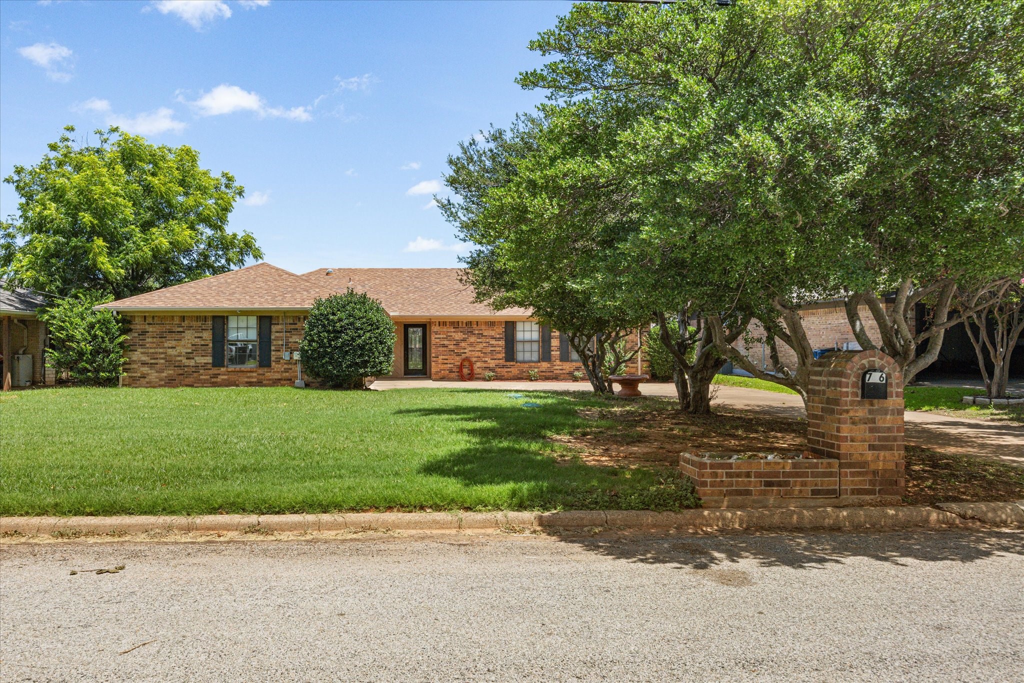 706 Tahiti Drive Granbury TX 76048