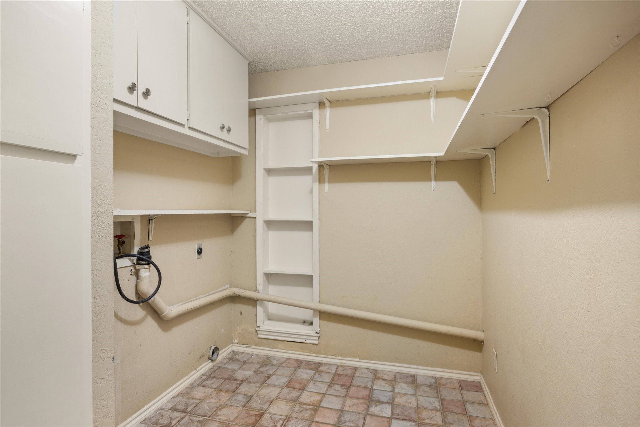 706 Tahiti Drive Granbury TX 76048