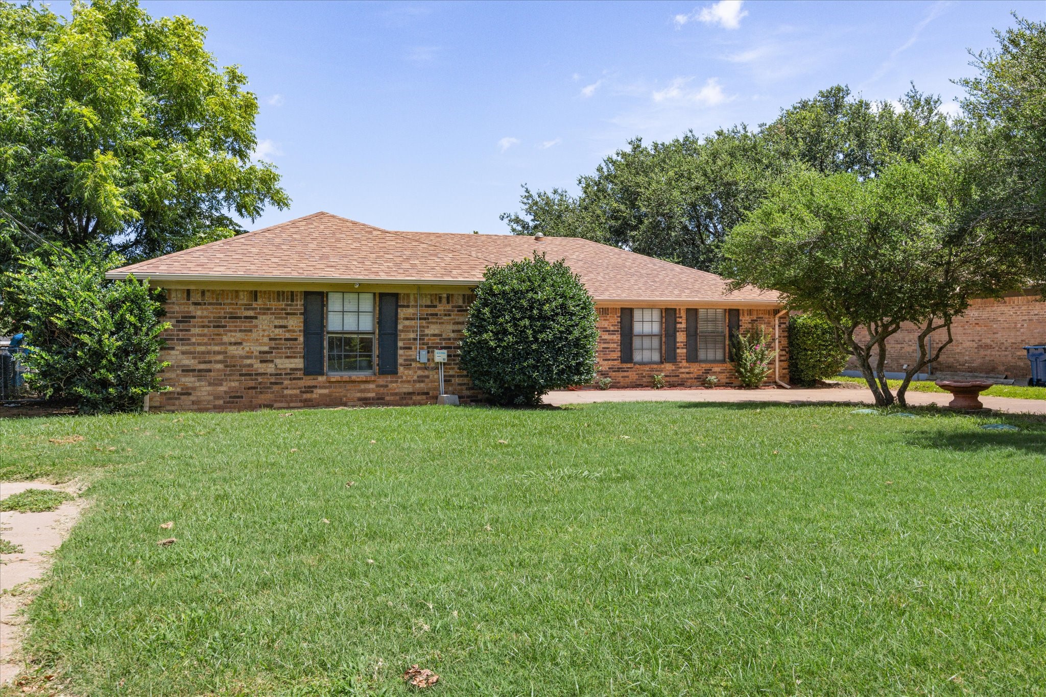 706 Tahiti Drive Granbury TX 76048