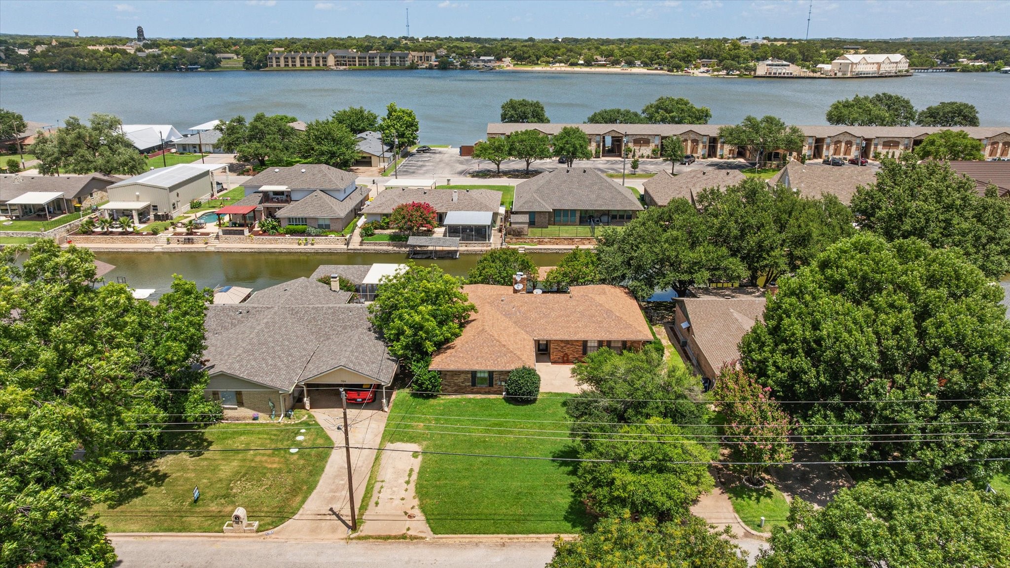 706 Tahiti Drive Granbury TX 76048